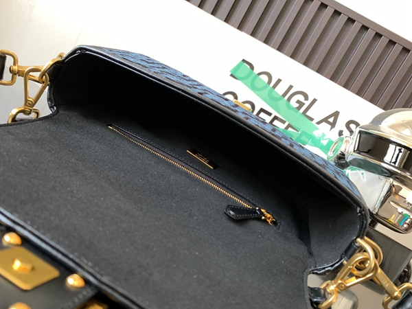 スーパーコピーブランドバッグ着用イメージ